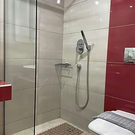 Olympia Hotel 2*